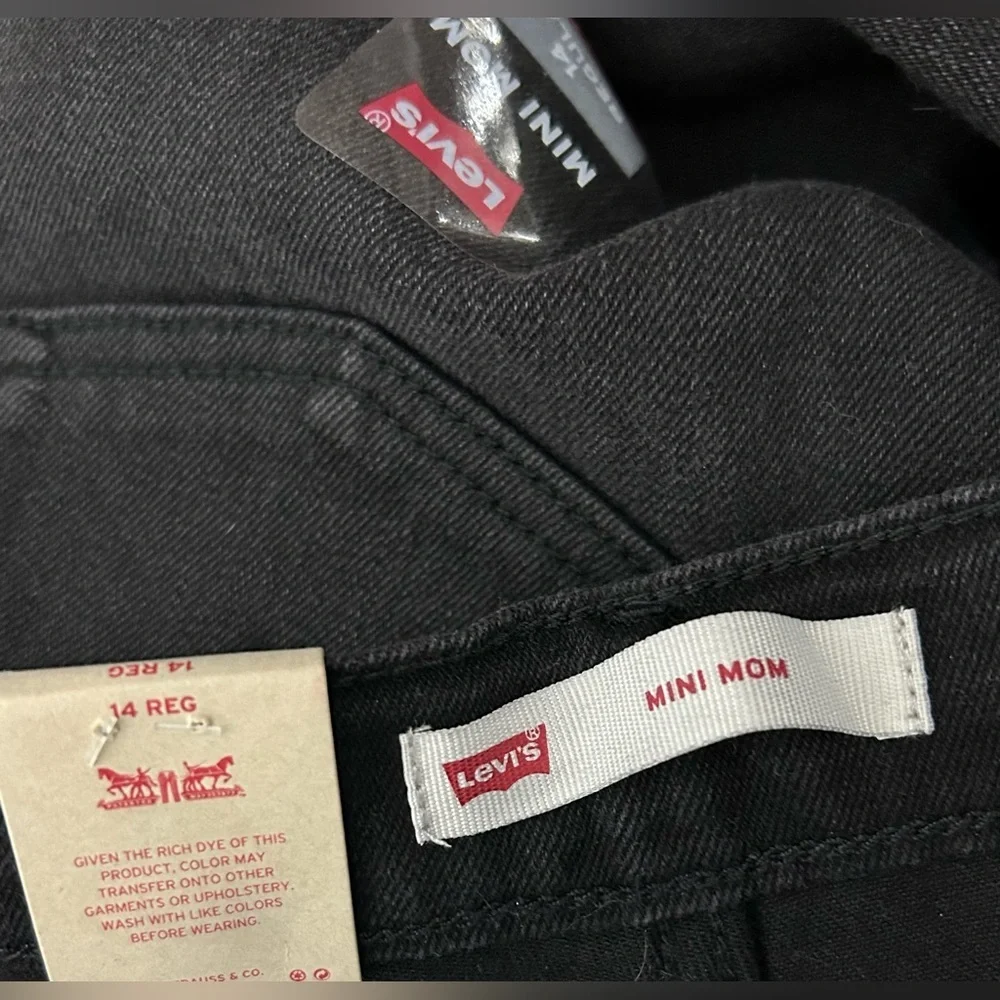 New! Levi’s High Rise Mini Mom Jeans